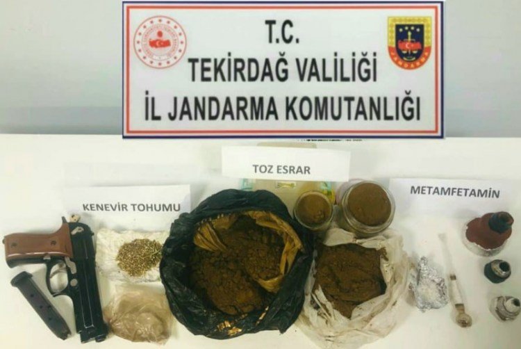 ZEHİR TACİRLERİ JANDARMAYI ATLATAMADI