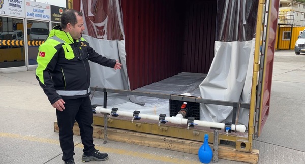 BİNLERCE KONTEYNER ANINDA DEPREMZEDELER İÇİN BARINAĞA DÖNÜŞÜYOR