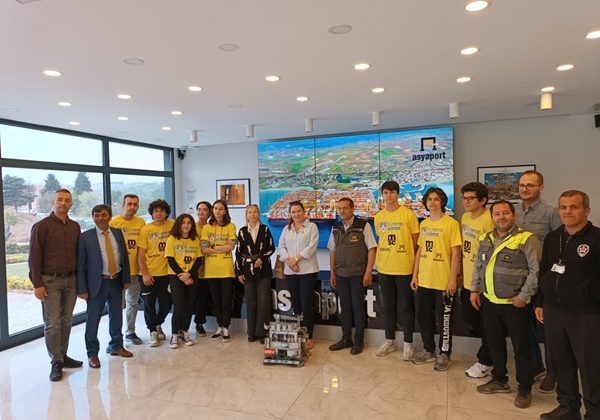 Fen Lisesi Robot Takımı Amerika’da Türkiye’yi Temsil Etti