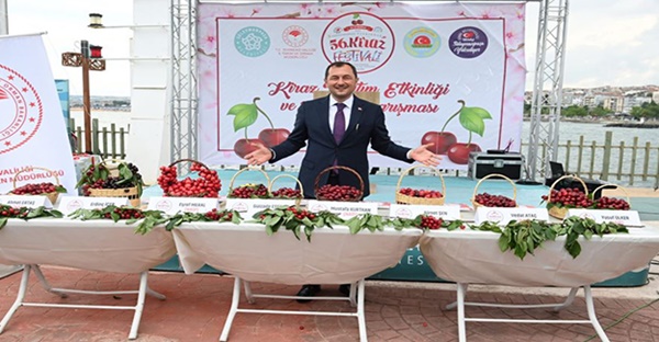 YUKSEL-TUM-VATANDASLARI-FESTIVALE-DAVET-ETTI-1