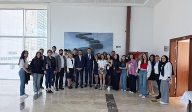 Hukukun Geleceği İçin Buluşma: Barodan Fakülteye Ziyaret ve Gençlerle Söyleşi