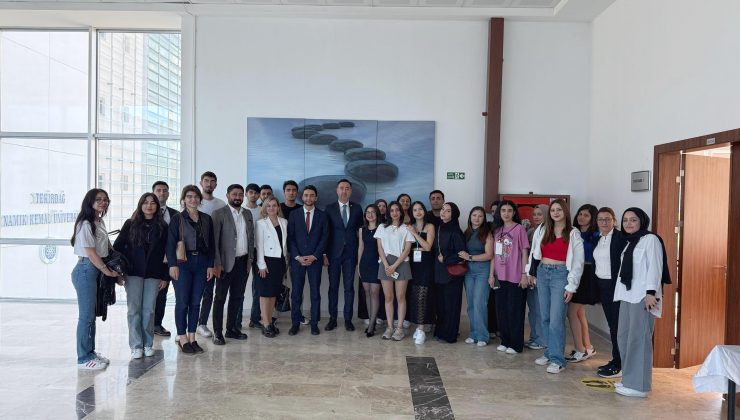 Hukukun Geleceği İçin Buluşma: Barodan Fakülteye Ziyaret ve Gençlerle Söyleşi