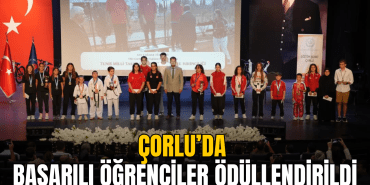 corlu-da-basarili-ogrenciler-odullendirildi