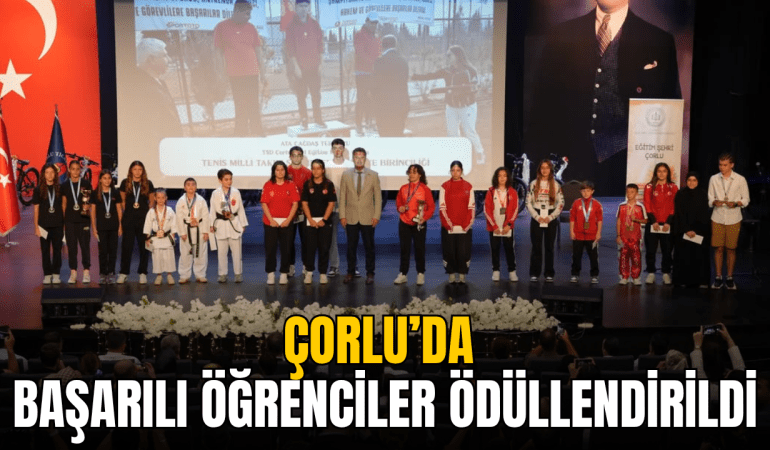 corlu-da-basarili-ogrenciler-odullendirildi